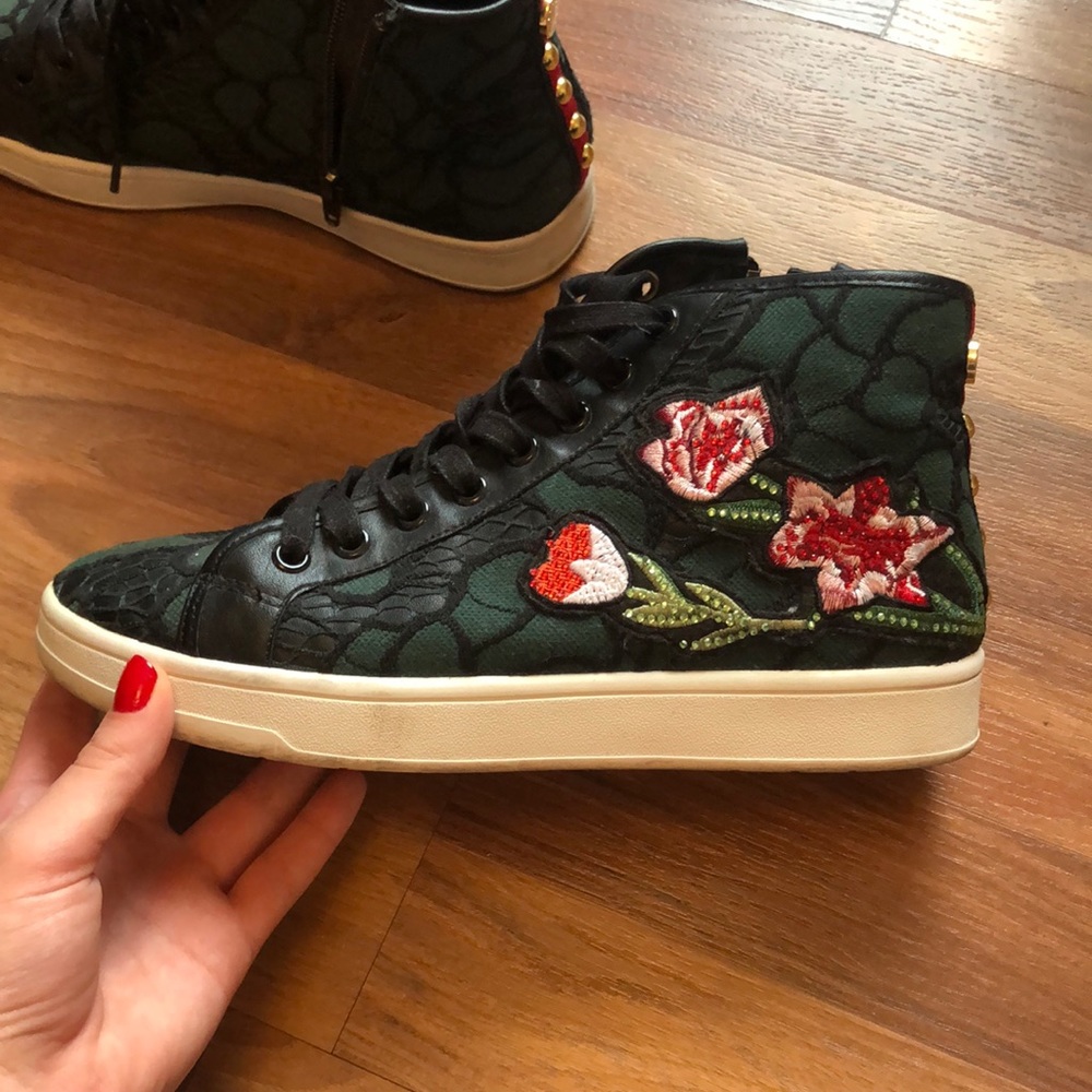 Steve Madden sneakers